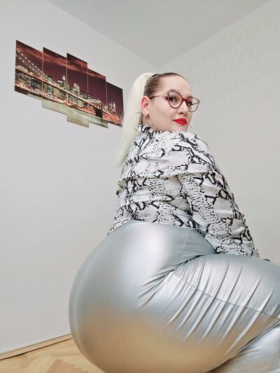 BettyNyassh 5