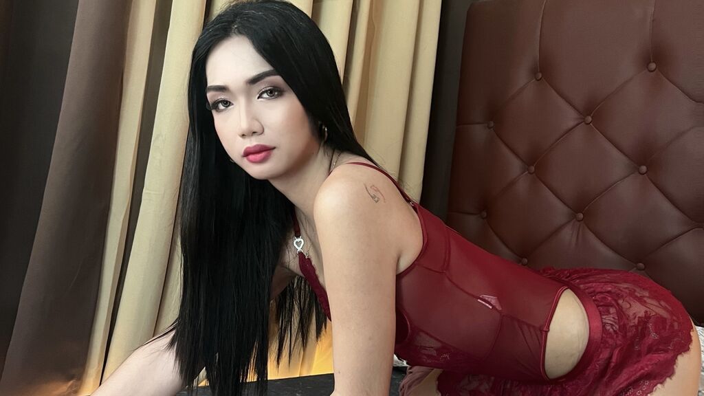 AliciaBalenciaga